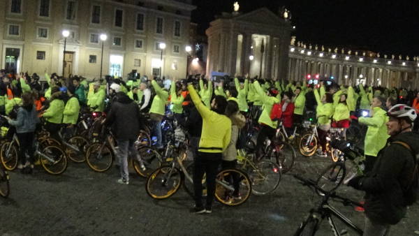 La biciclettata notturna WWF per Erath Hour nel 2018 con arrivo a San Pietro